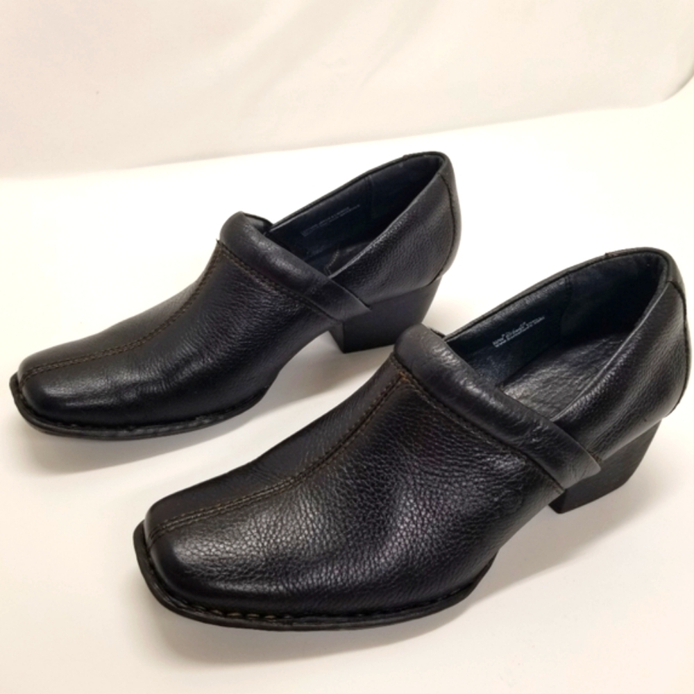 Born B72403 Womans Size 8.5 Black Leather Loafer Square Split Toe Slip On